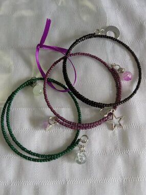 H - Handmade memory wire bracelets set with beads and pendants